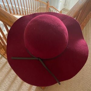 Burgundy floppy hat
